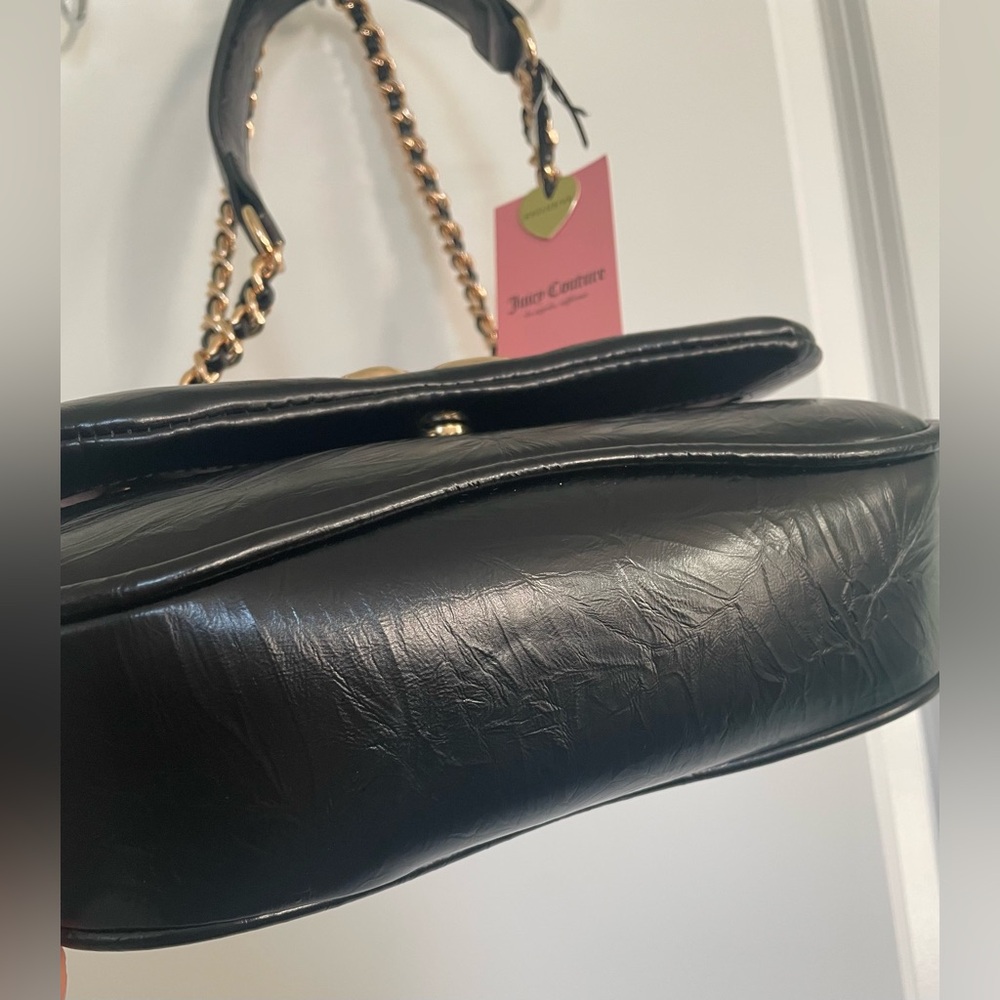 Juicy Couture Fashion Vibe Flap Crossbody Black Chain Strap Logo Textured NWT - Picture 4 of 16